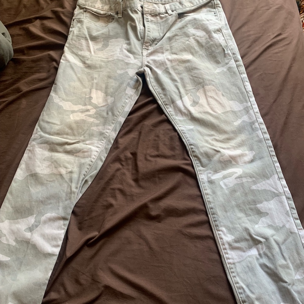 Men’s Express jeans White Camo slim.